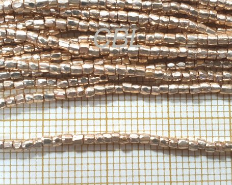 Perles facettes sur fil 24/08