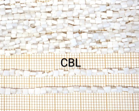 Perles tubes sur fil 90/06